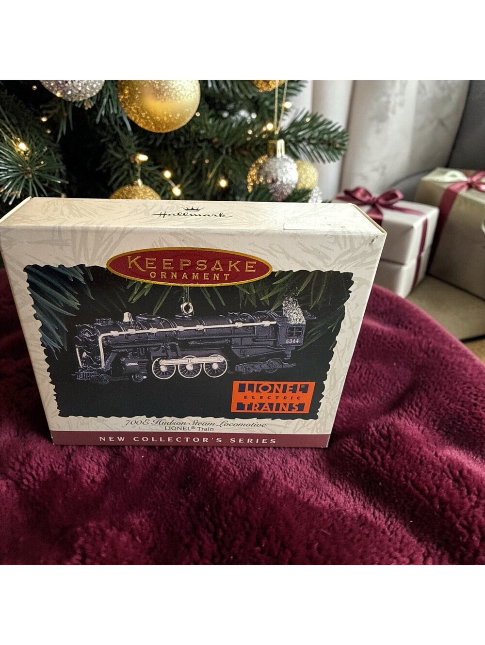 Hallmark Lionel 700E Hudson Steam Locomotive 1996 Ornament 1st Series Box